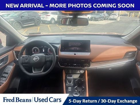Used 2025 Nissan Rogue Platinum image 12