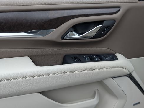 Used 2024 GMC Yukon XL Denali w/ Advanced Technology Package image 15