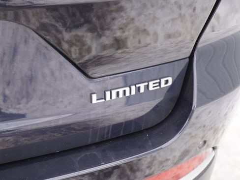 Used 2023 Jeep Grand Cherokee Limited w/ Luxury Tech Group II image 7