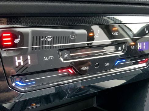 New 2026 Volkswagen Taos SE FWD image 20