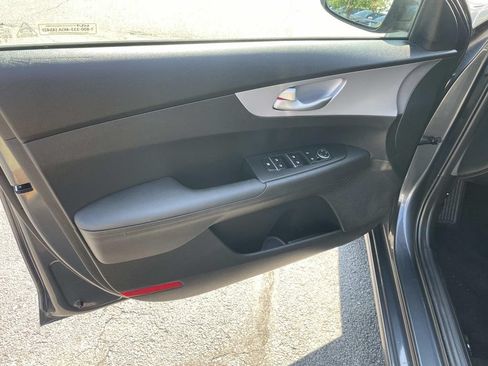 Used 2024 Kia Forte LXS w/ LXS Technology Package FWD image 16