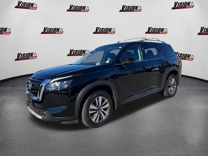 Used 2025 Nissan Pathfinder SL