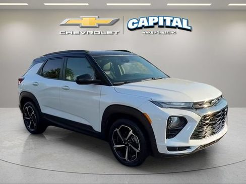 Used 2022 Chevrolet TrailBlazer RS w/ Sun and Liftgate Package FWD image 8