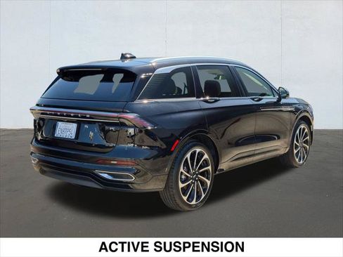 Used 2026 Lincoln Nautilus Black Label AWD/4WD image 5