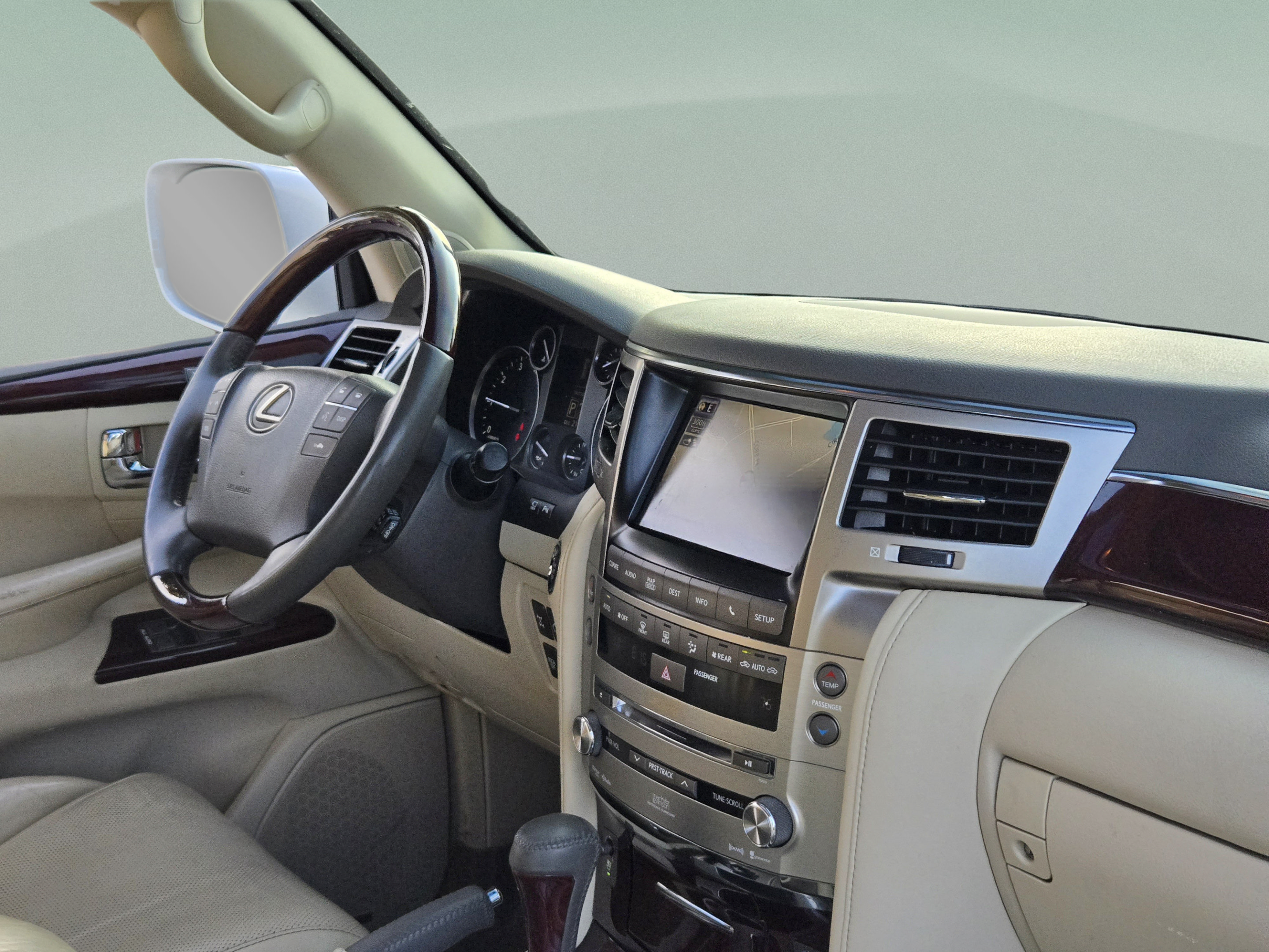 Used 2014 Lexus LX 570 4WD image 27