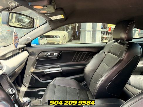 Used 2017 Ford Mustang GT Premium w/ Black Accent Package RWD image 20
