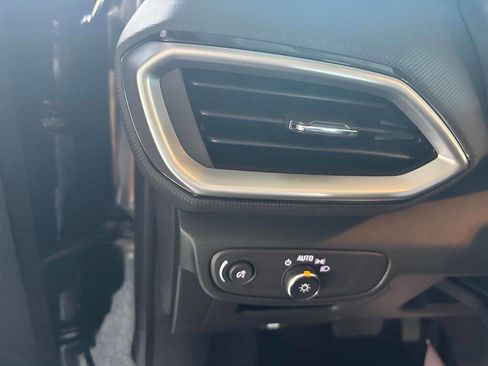 Used 2023 Chevrolet TrailBlazer LS image 10