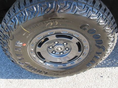 New 2025 Ford Bronco Badlands image 9