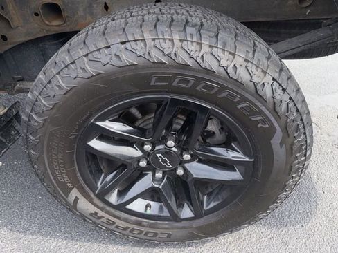 Used 2020 Chevrolet Silverado 1500 Custom Trail Boss w/ Custom Convenience Package AWD/4WD image 25