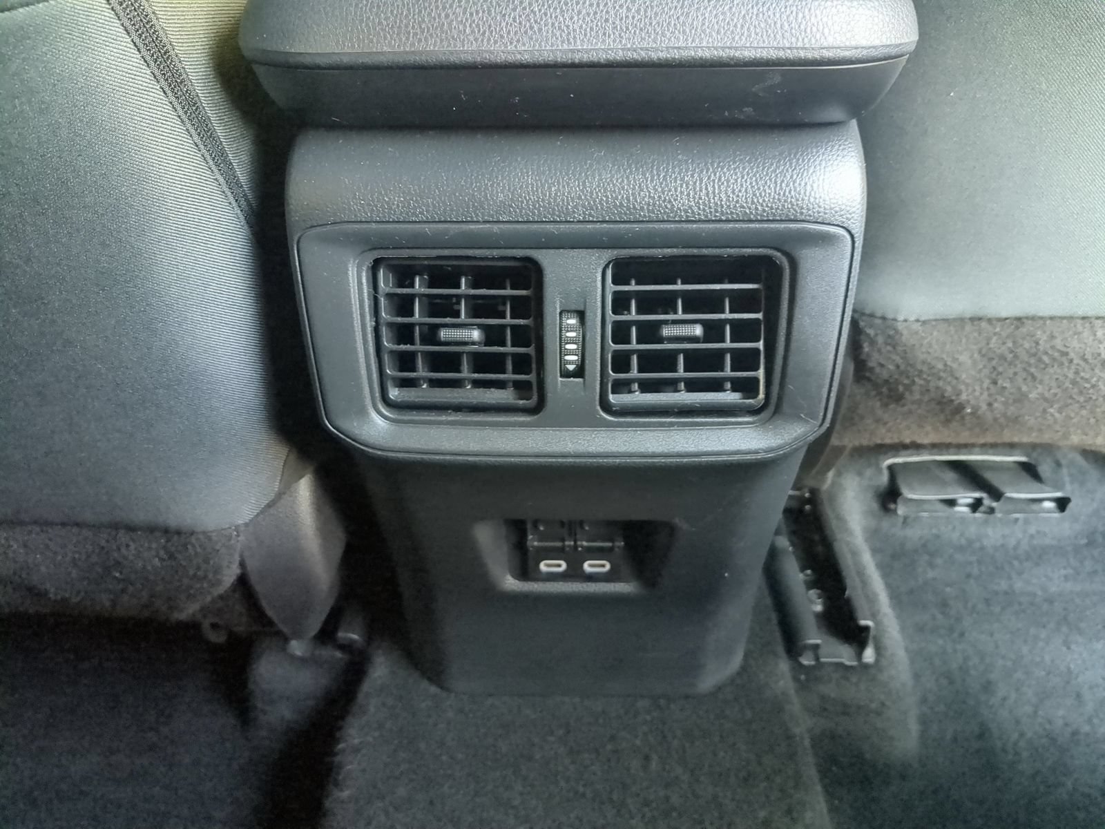 Used 2024 Toyota RAV4 XLE AWD/4WD image 27