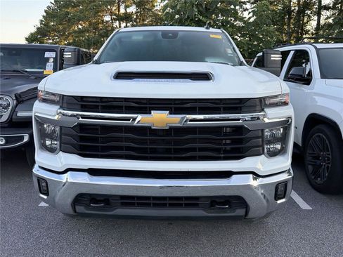 Used 2025 Chevrolet Silverado 2500 LT w/ Convenience Package AWD/4WD image 2