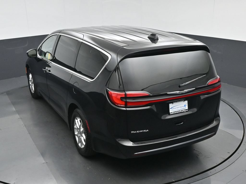 Used 2024 Chrysler Pacifica Touring-L FWD image 76