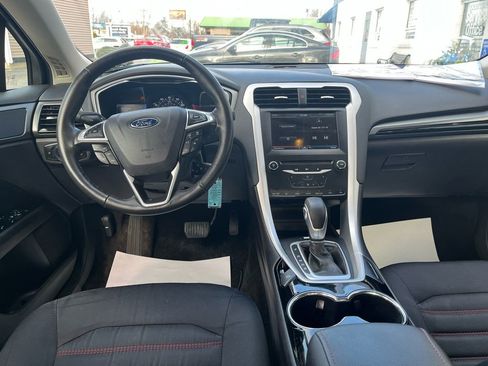 Used 2014 Ford Fusion SE image 6