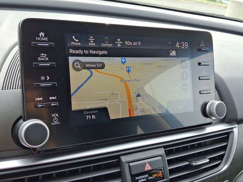 Used 2018 Honda Accord Touring image 15