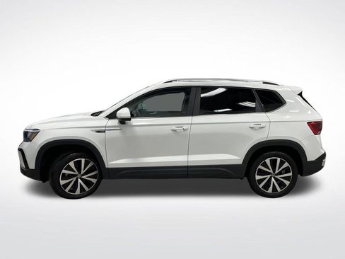 Used 2022 Volkswagen Taos SE image 11