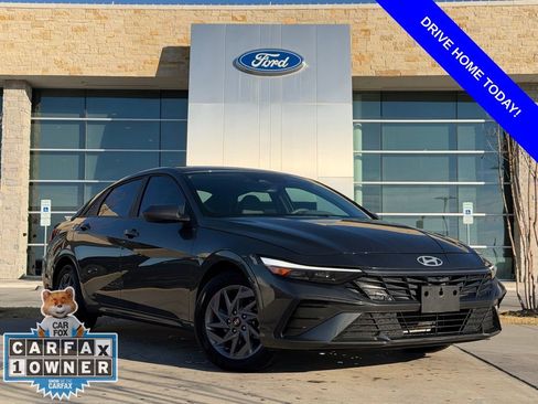 Used 2024 Hyundai Elantra SEL image 1