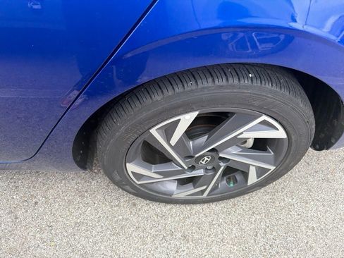 Used 2025 Hyundai Elantra Sport FWD image 5