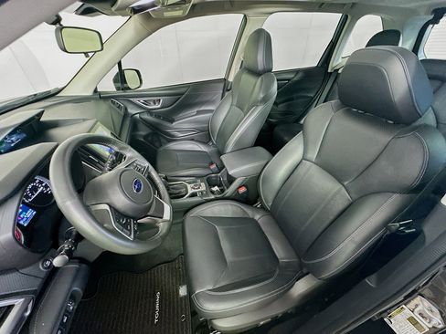 Used 2023 Subaru Forester Touring image 13
