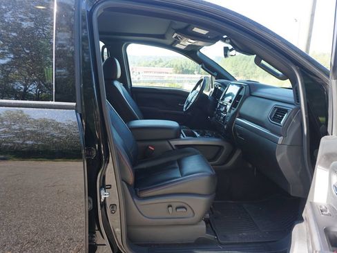 Used 2021 Nissan Titan PRO-4X w/ Pro-4x Convenience Package AWD/4WD image 17
