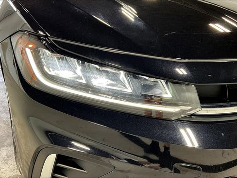 Used 2025 Volkswagen Jetta SE image 37