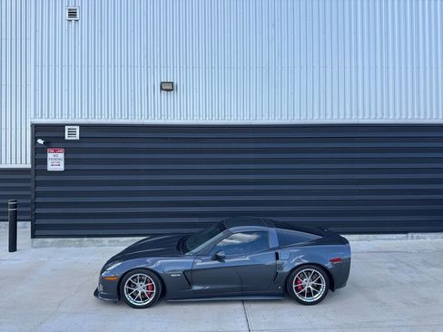 Used 2009 Chevrolet Corvette Z06 w/ Preferred Equipment Group RWD image 4