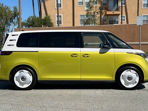 New 2025 Volkswagen ID. Buzz 1st Edition image 3