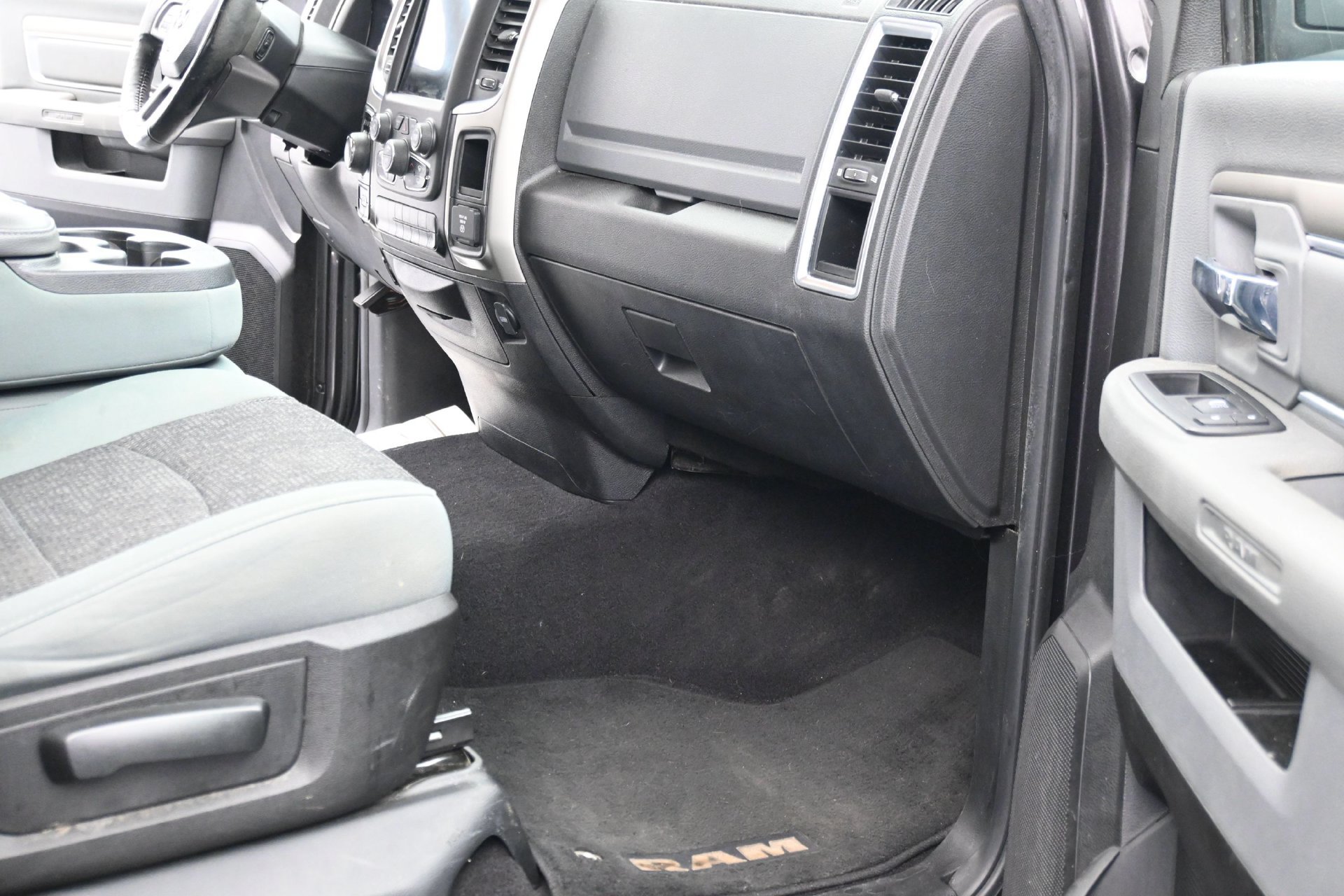 Used 2019 RAM 1500 Warlock w/ Luxury Group AWD/4WD image 12