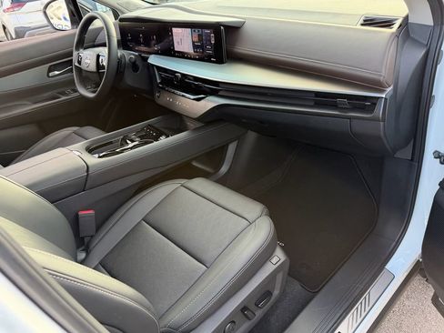 Certified 2025 Nissan Murano Platinum w/ Cargo Package AWD/4WD image 19