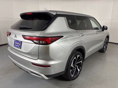 Used 2024 Mitsubishi Outlander SE image 8