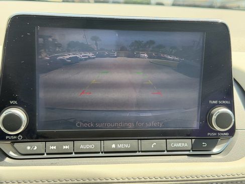 Certified 2023 Nissan Rogue SV FWD image 21