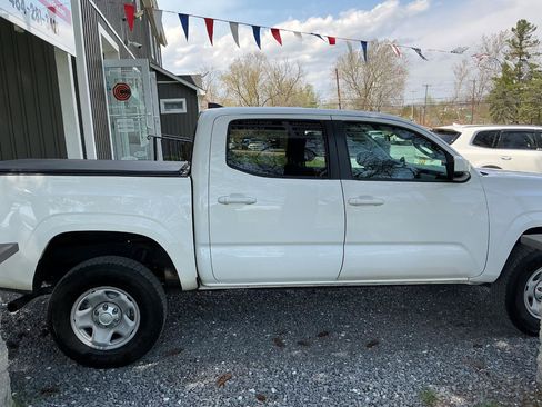 Used 2019 Toyota Tacoma SR w/ SR Convenience Package image 4