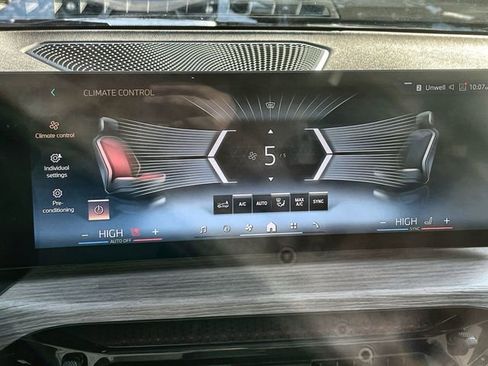 Used 2025 BMW 330i xDrive Sedan image 19