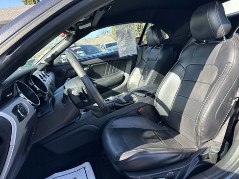 Used 2016 Ford Mustang Premium image 17