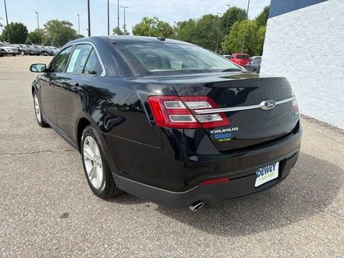 Used 2018 Ford Taurus SE FWD image 3