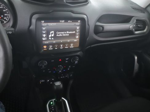 Used 2023 Jeep Renegade Latitude AWD/4WD image 23