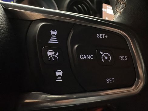 Used 2023 Jeep Wrangler Unlimited Sahara image 20