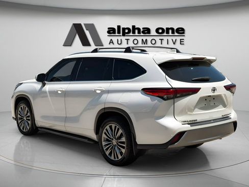Used 2020 Toyota Highlander Platinum AWD/4WD image 10