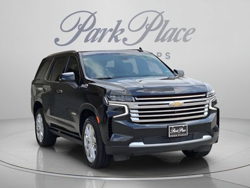 Used 2021 Chevrolet Tahoe High Country w/ Premium Package RWD image 6
