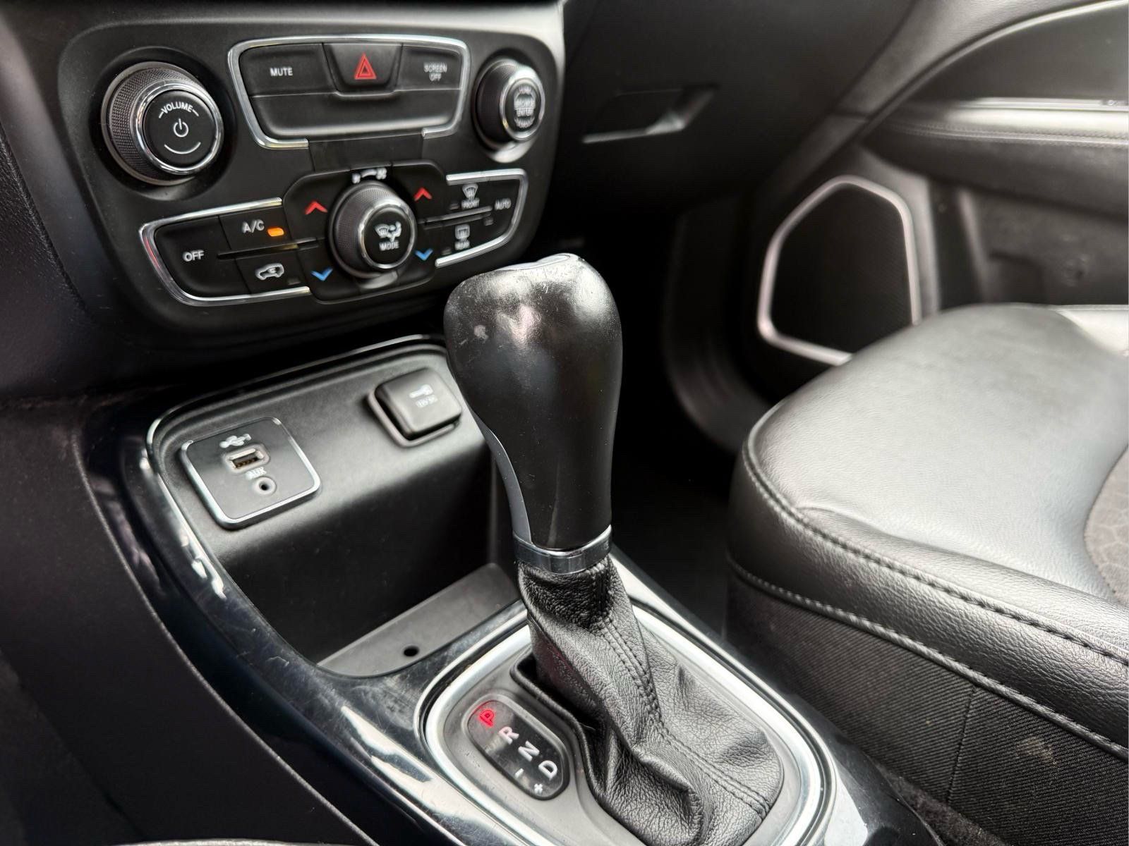 Used 2021 Jeep Compass Latitude FWD image 18