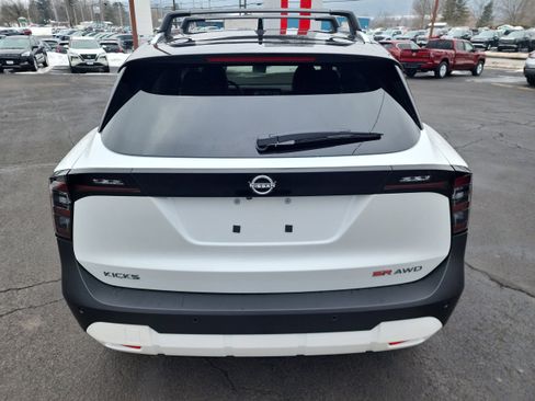 New 2026 Nissan Kicks SR image 7