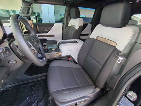 Used 2024 GMC Hummer EV 3X image 22