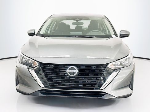 Used 2024 Nissan Sentra SV image 2