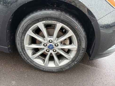 Used 2016 Ford Fusion SE image 4