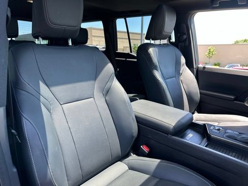 Used 2024 Lexus GX 550 w/ Accessory Package (Z1) AWD/4WD image 25