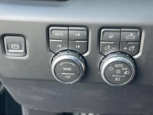 New 2026 GMC Sierra 2500 AT4 w/ AT4 Premium Plus Package AWD/4WD image 32