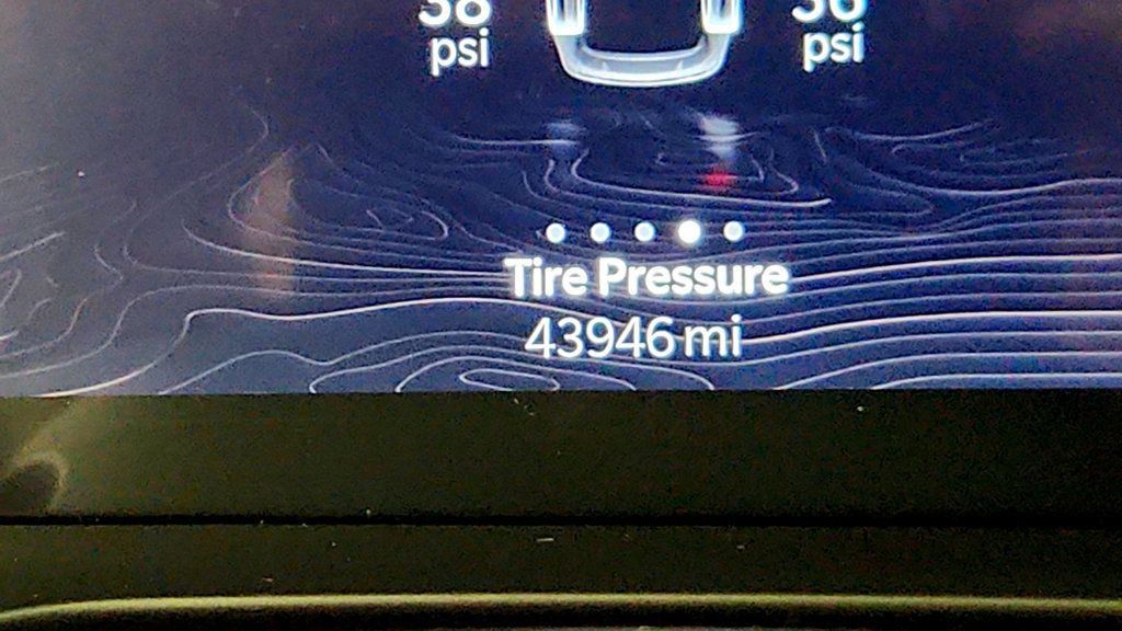 Used 2023 Jeep Grand Cherokee L Limited AWD/4WD image 14