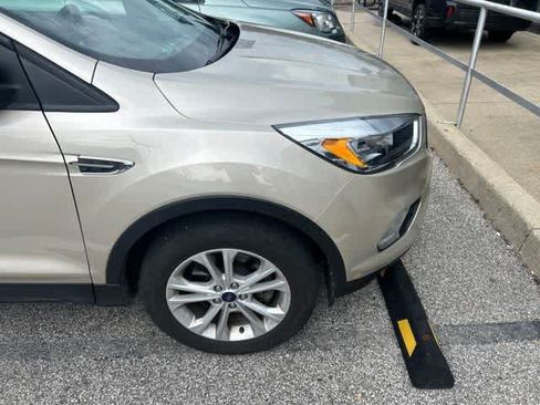 Used 2018 Ford Escape SE AWD/4WD image 2