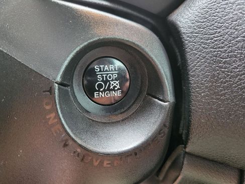 Used 2017 Jeep Renegade Trailhawk image 10