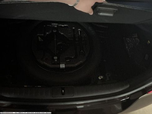 Used 2022 Genesis G70 3.3T image 9