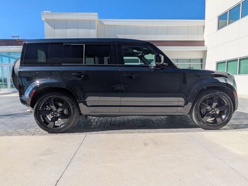 New 2026 Land Rover Defender 110 X-Dynamic SE image 4